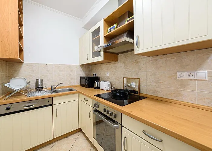 High Class Leopold Szálloda *